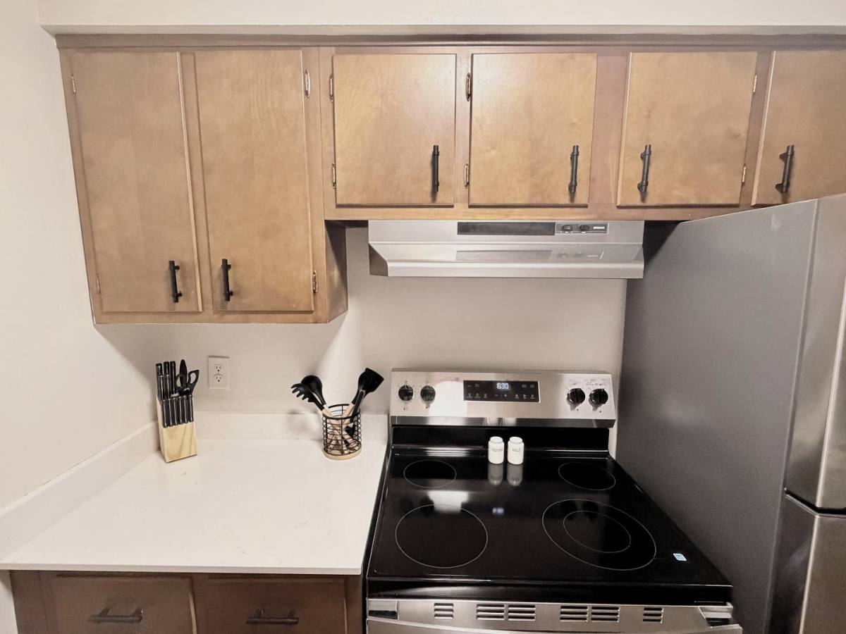 Apartment for rent at 4401 N Grand River Ave #8, Lansing, MI 48906