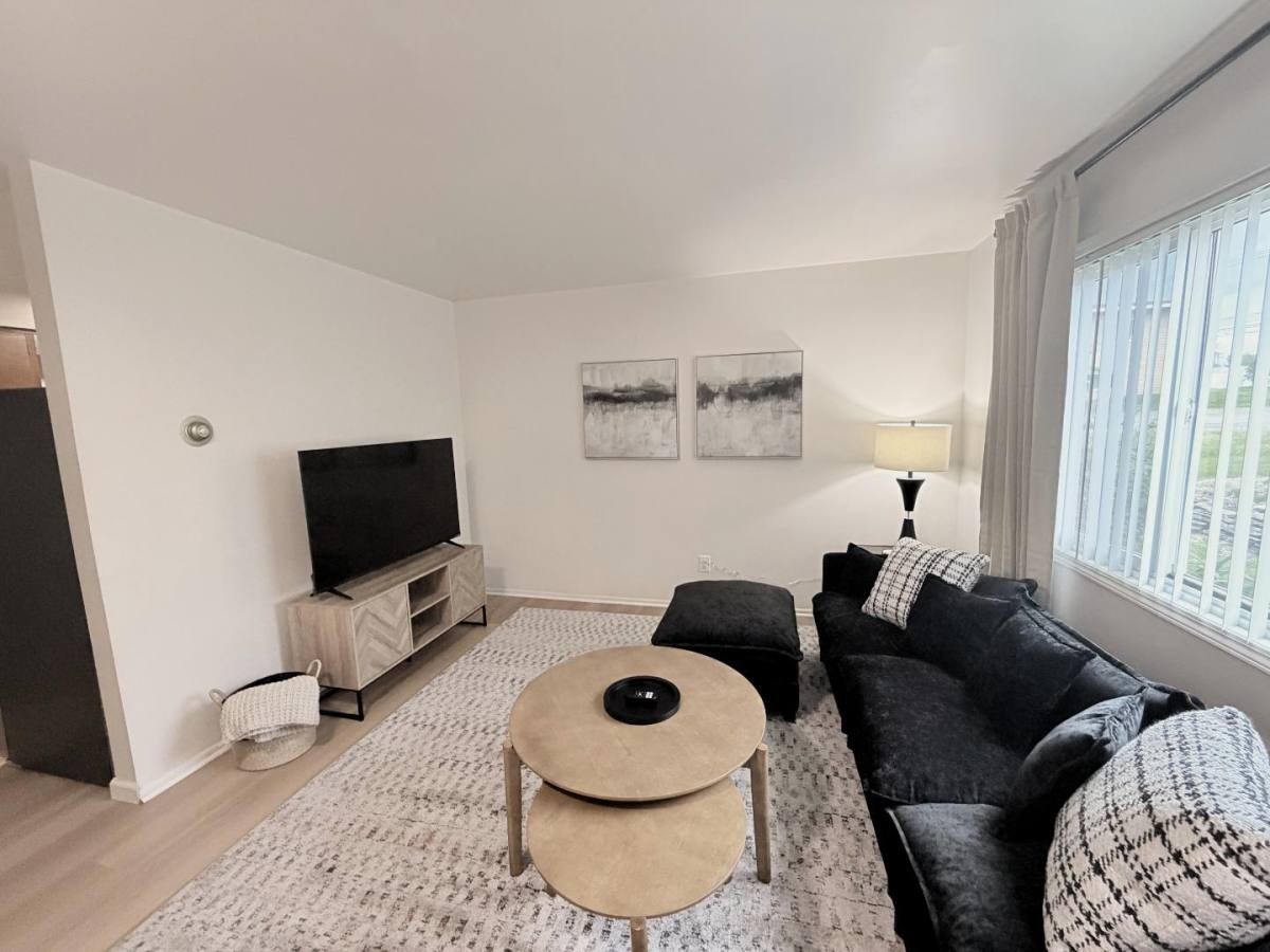 Apartment for rent at 4401 N Grand River Ave #8, Lansing, MI 48906
