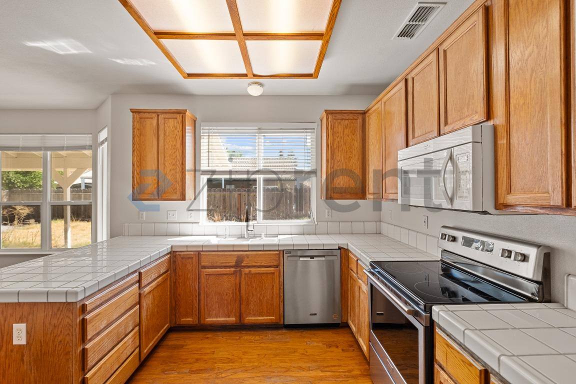 House for rent at 3712 Jarena Dr, Modesto, CA 95357
