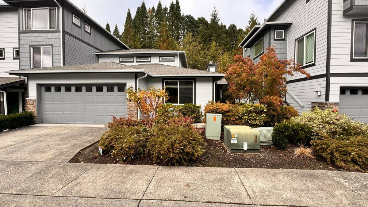 Townhouse for rent at 21246 SE 42nd Place, Issaquah, WA 98029