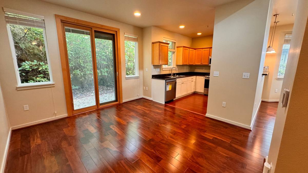 Townhouse for rent at 21246 SE 42nd Place, Issaquah, WA 98029