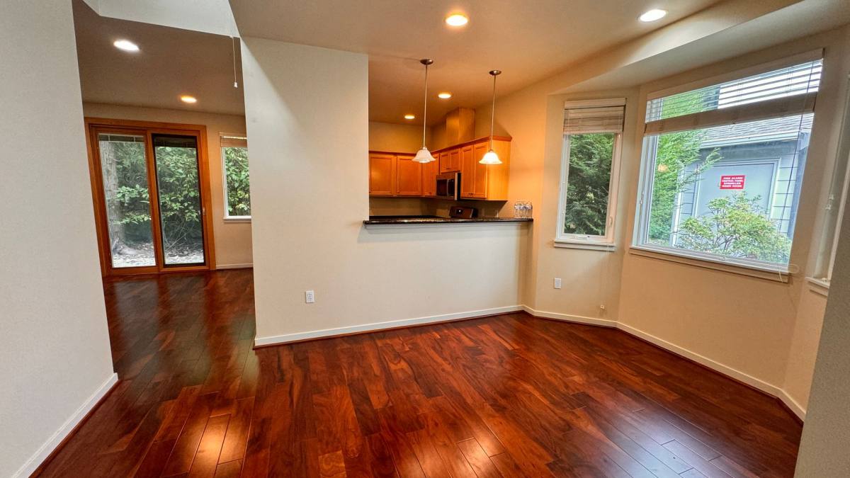 Townhouse for rent at 21246 SE 42nd Place, Issaquah, WA 98029