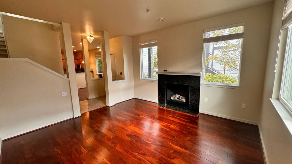 Townhouse for rent at 21246 SE 42nd Place, Issaquah, WA 98029