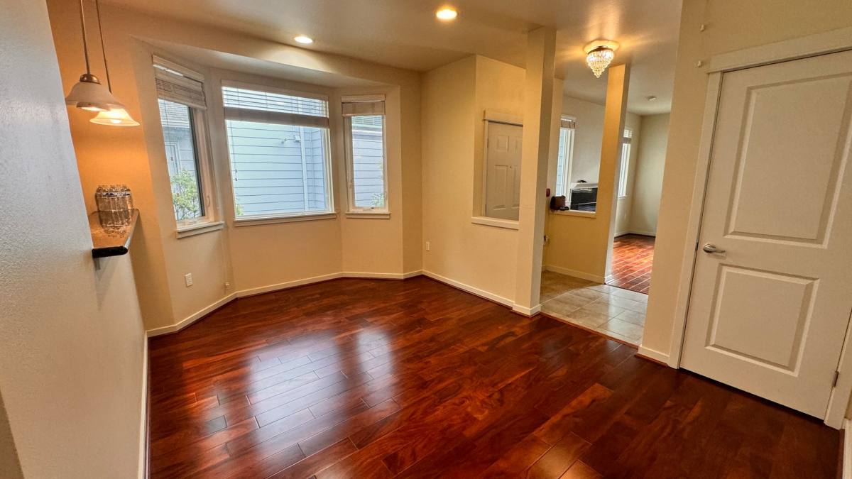 Townhouse for rent at 21246 SE 42nd Place, Issaquah, WA 98029