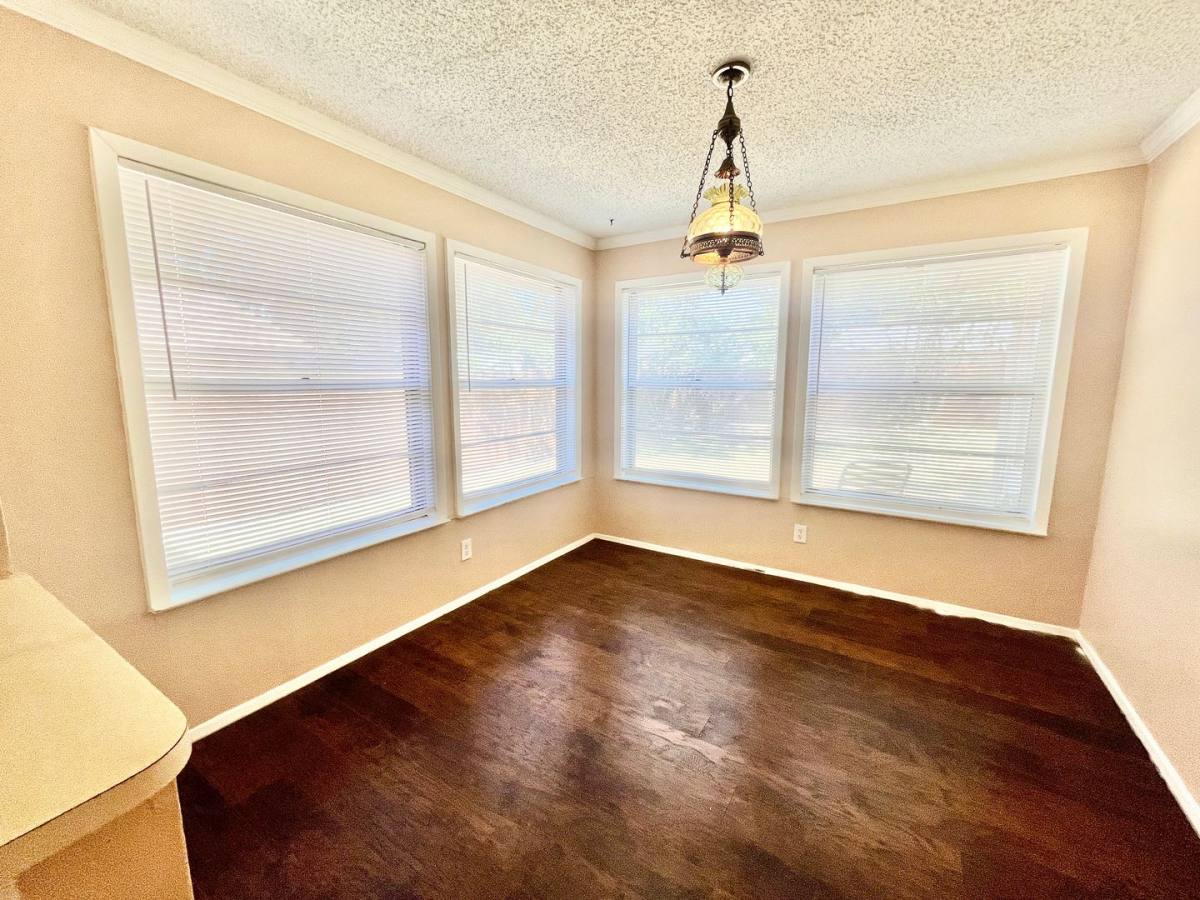 House for rent at 1811 Redwood St, Arlington, TX 76014