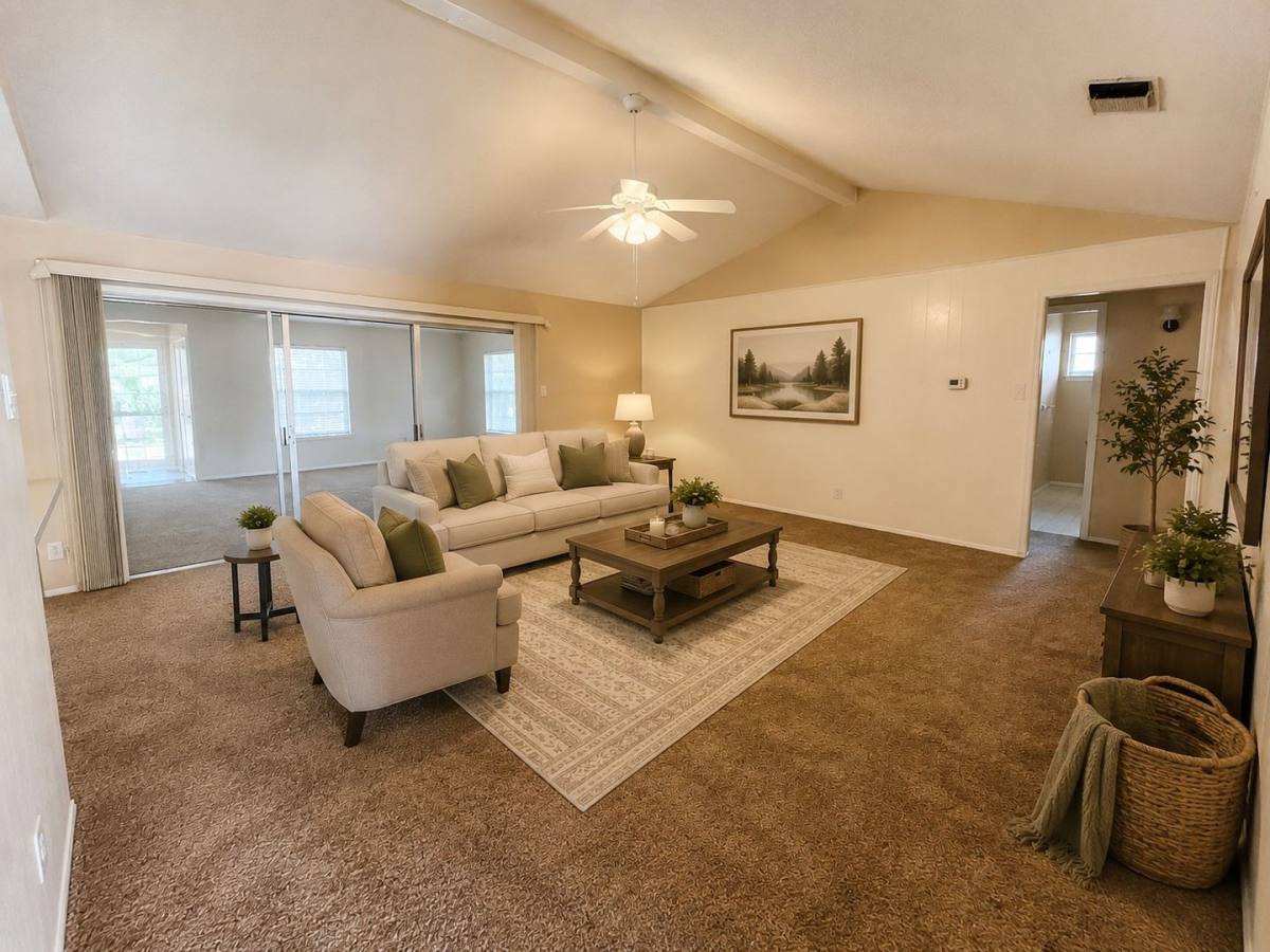 House for rent at 1811 Redwood St, Arlington, TX 76014