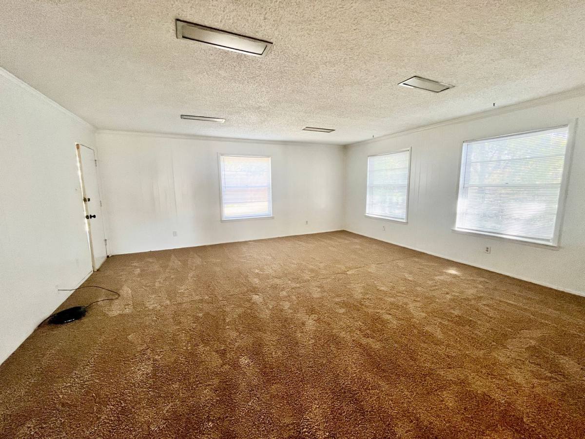 House for rent at 1811 Redwood St, Arlington, TX 76014