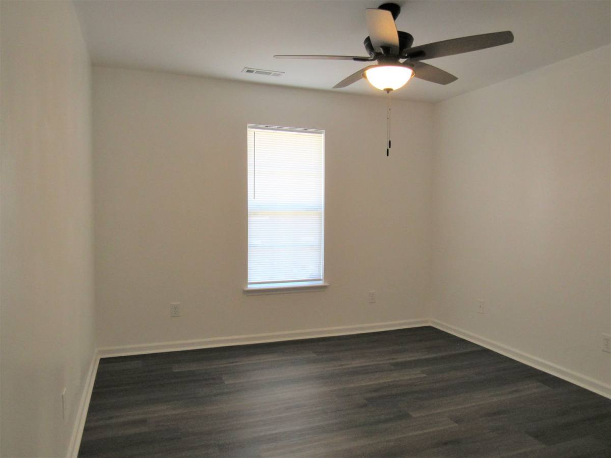 Townhouse for rent at 300 Meadowbrook Lane, Jacksonville, NC 28546