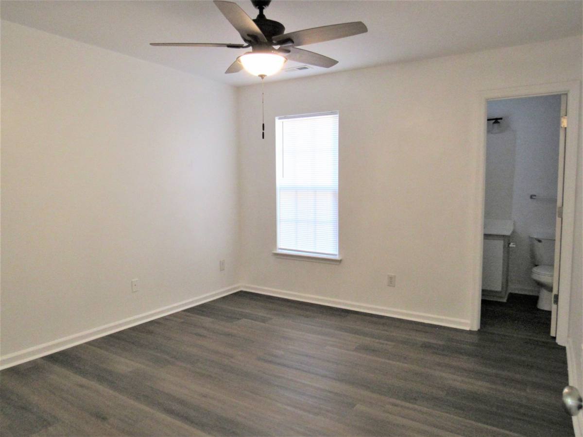 Townhouse for rent at 300 Meadowbrook Lane, Jacksonville, NC 28546
