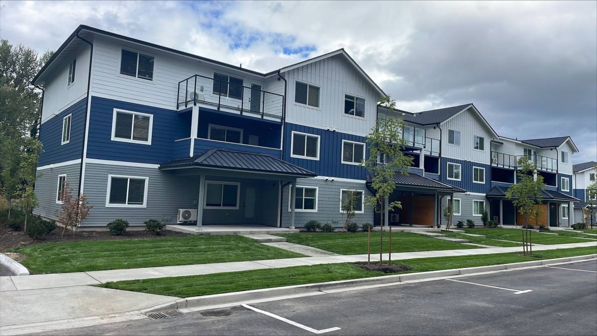 Apartment for rent at 820 Mountain Villa Dr, Enumclaw, WA 98022