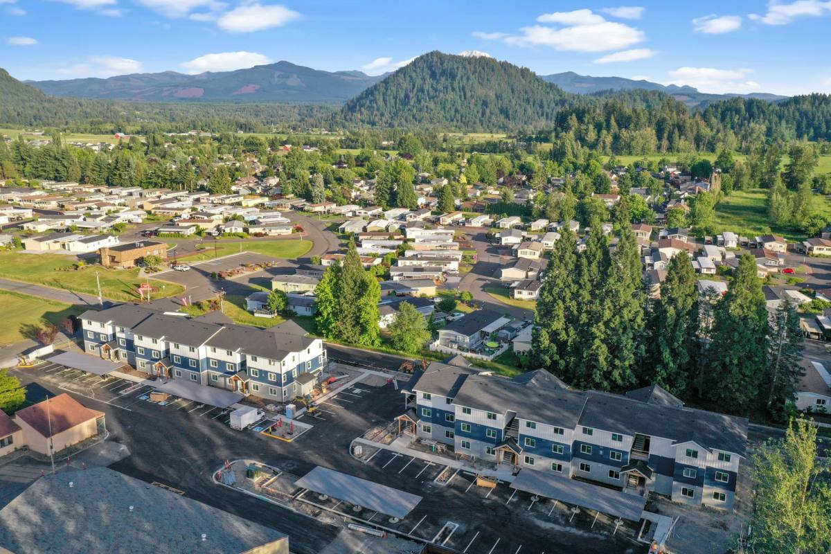 Apartment for rent at 820 Mountain Villa Dr, Enumclaw, WA 98022