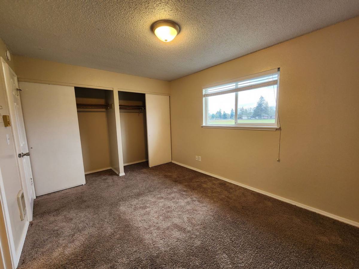 Apartment for rent at 25 Thunderbird Parkway, Lakewood, WA 98498