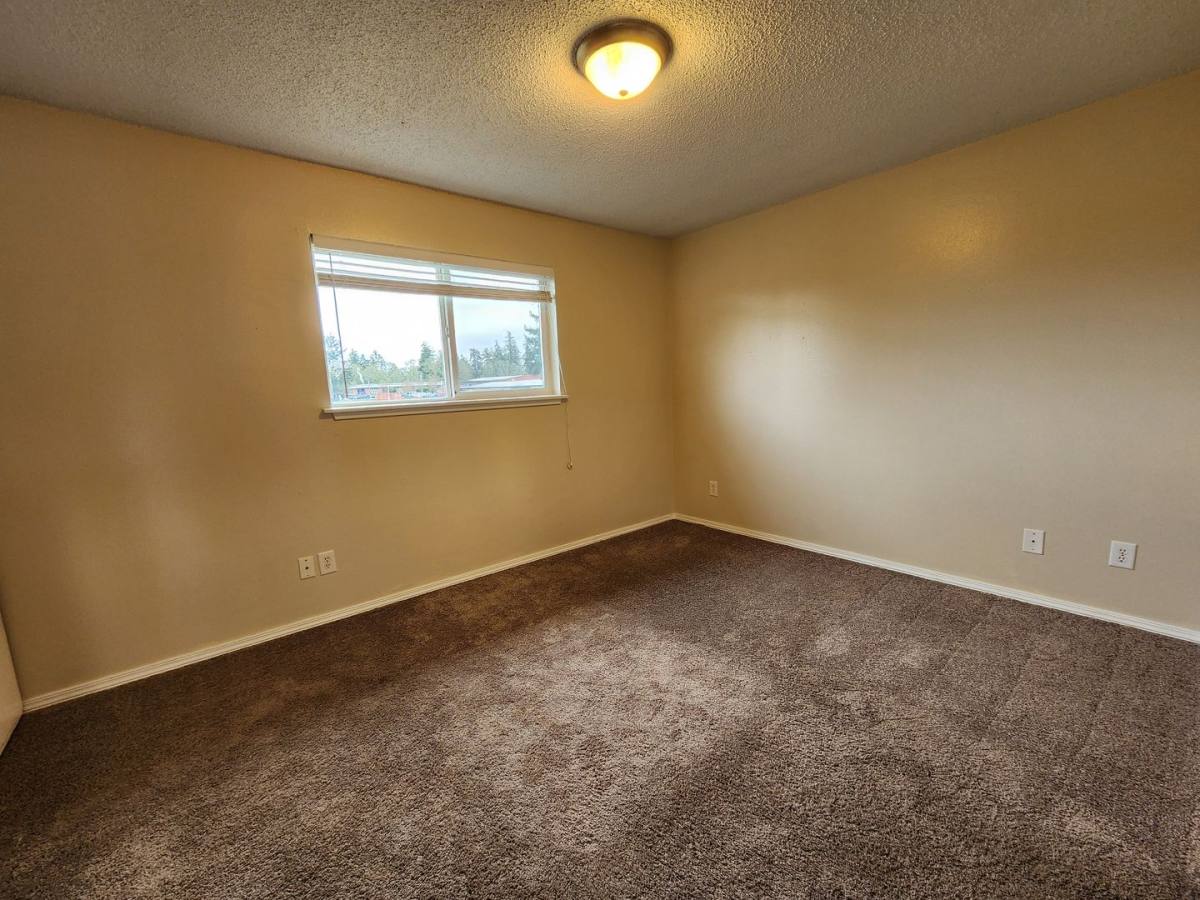 Apartment for rent at 25 Thunderbird Parkway, Lakewood, WA 98498