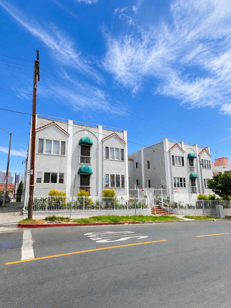 Apartment for rent at 440 S Bonnie Brae St, Los Angeles, CA 90057