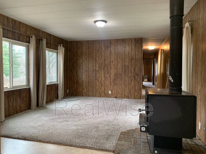 House for rent at 4620 Redwood Ave, Grants Pass, OR 97527