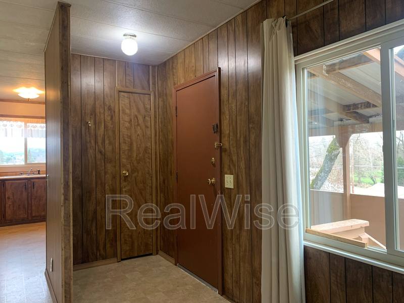 House for rent at 4620 Redwood Ave, Grants Pass, OR 97527