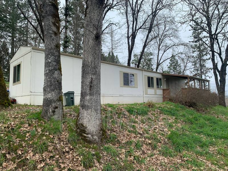 House for rent at 4620 Redwood Ave, Grants Pass, OR 97527