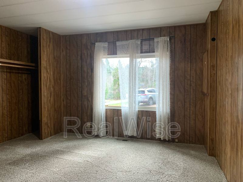House for rent at 4620 Redwood Ave, Grants Pass, OR 97527