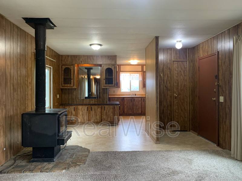 House for rent at 4620 Redwood Ave, Grants Pass, OR 97527