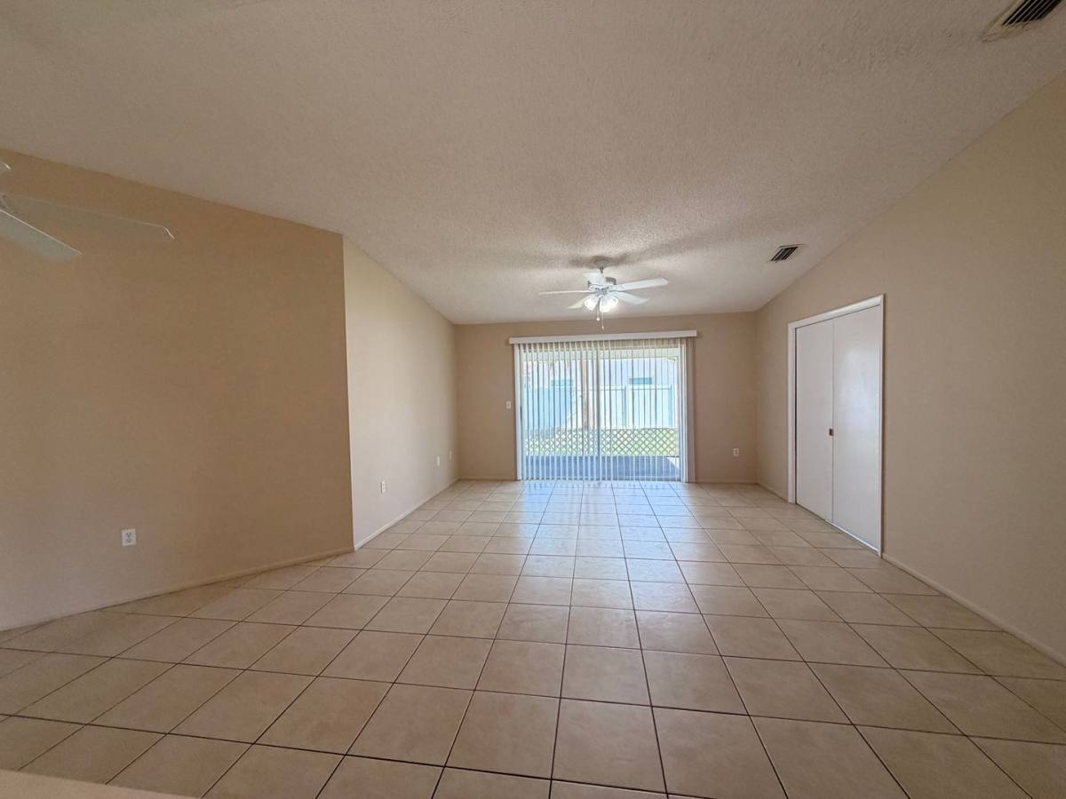House for rent at 2423 Pinehurst, Sarasota, FL 34231