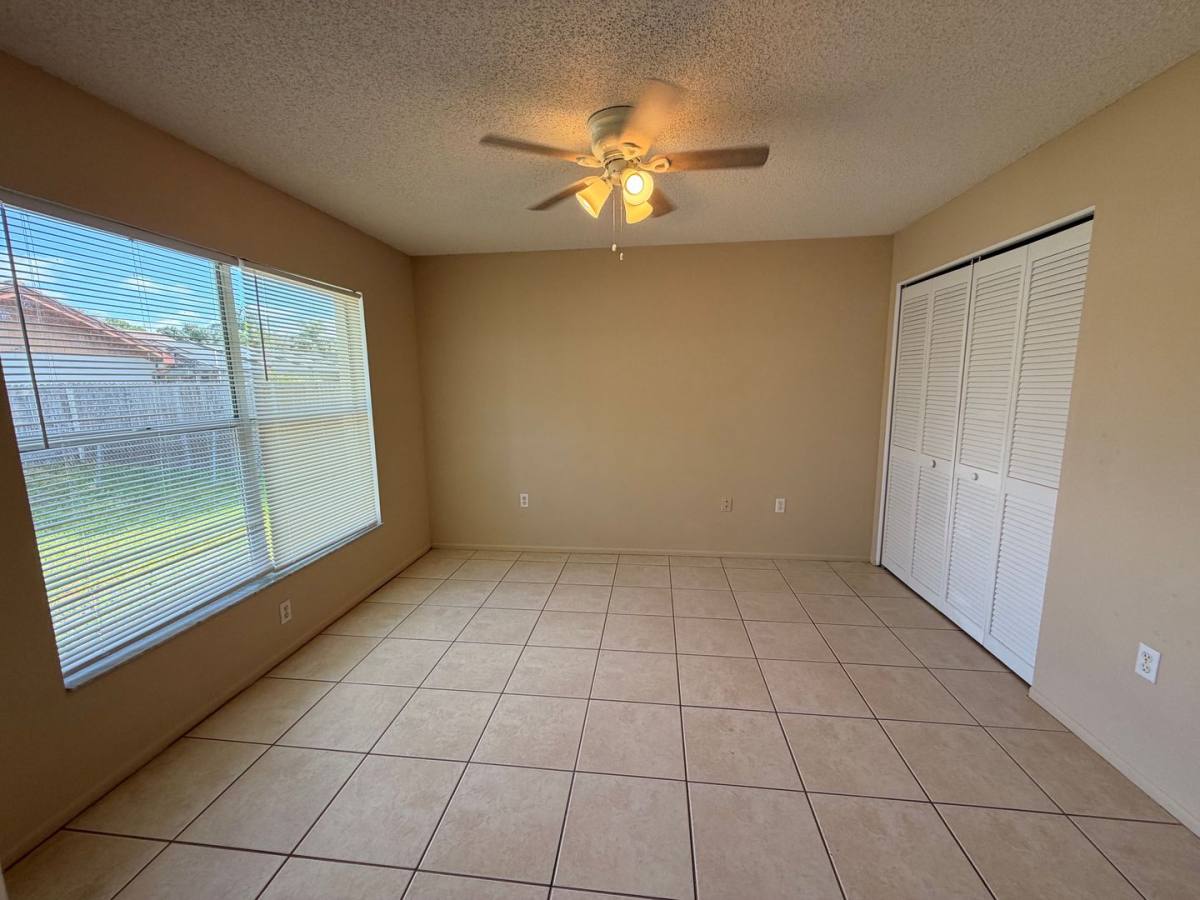 House for rent at 2423 Pinehurst, Sarasota, FL 34231
