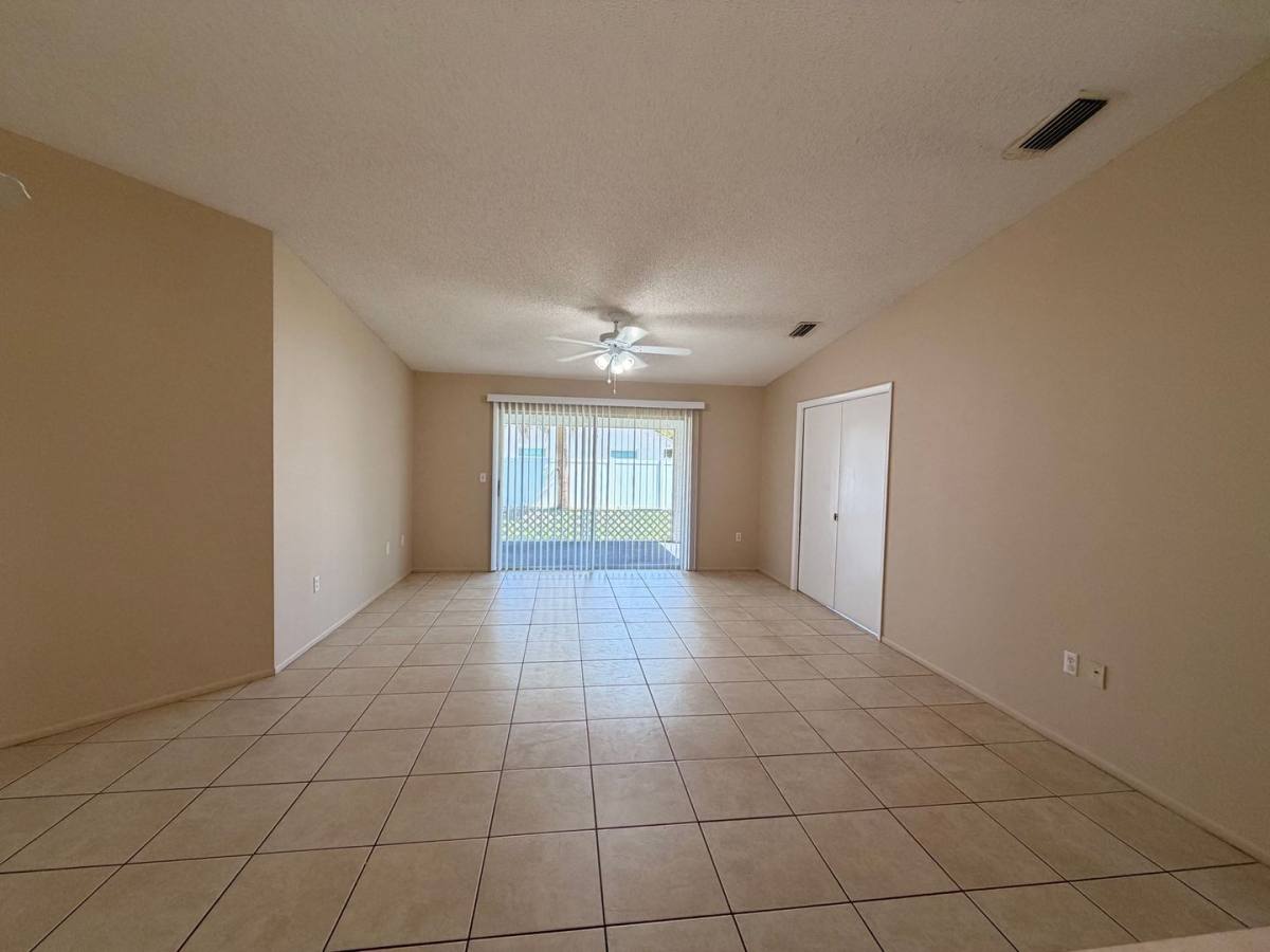 House for rent at 2423 Pinehurst, Sarasota, FL 34231