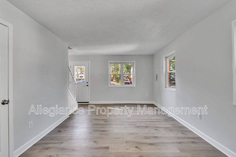 House for rent at 5809 Fifer Dr, Alexandria, VA 22303