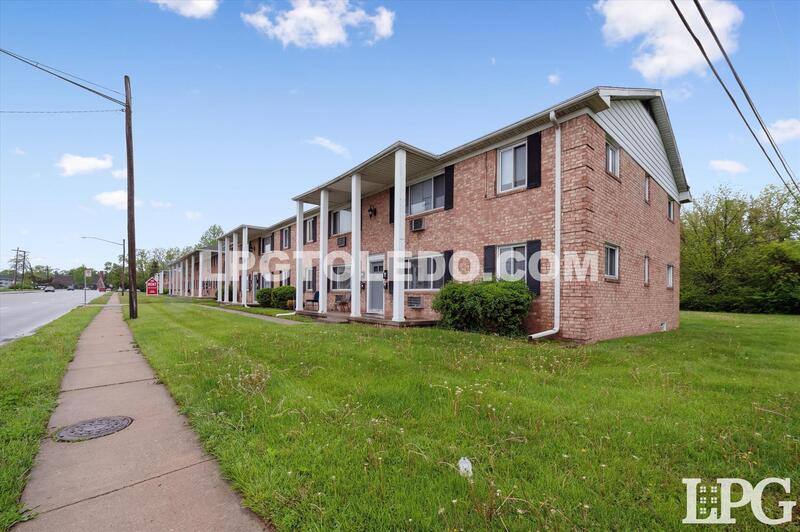 Apartment for rent at 3310 Arlington Ave #8, Toledo, OH 43614