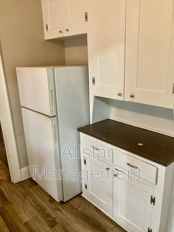 Apartment for rent at 598 Blaine Ave #3, Akron, OH 44310