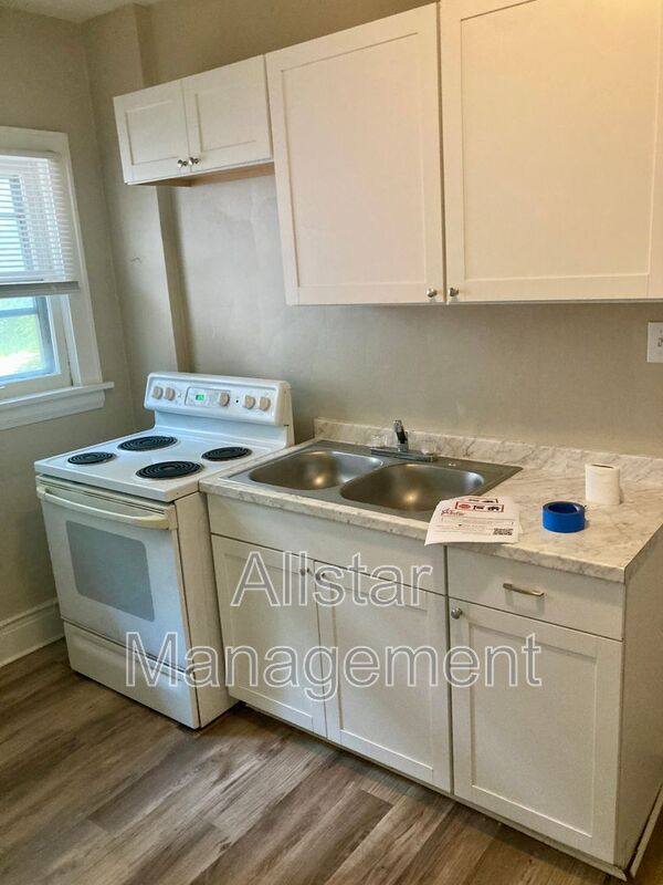Apartment for rent at 598 Blaine Ave #3, Akron, OH 44310