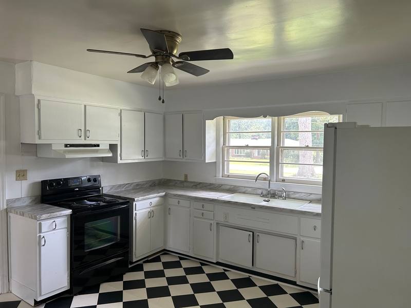 House for rent at 407 Elizabeth Dr, Greenville, SC 29615