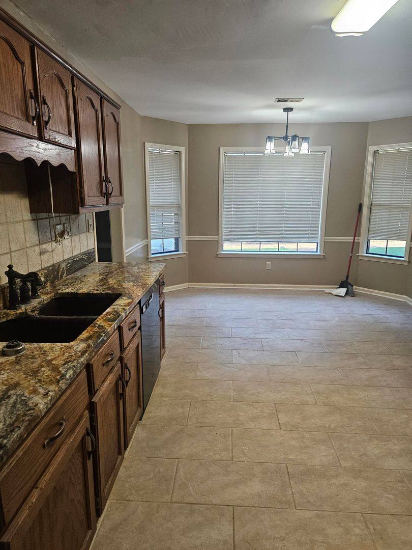 House for rent at 3741 Westridge Cove, Memphis, TN 38135