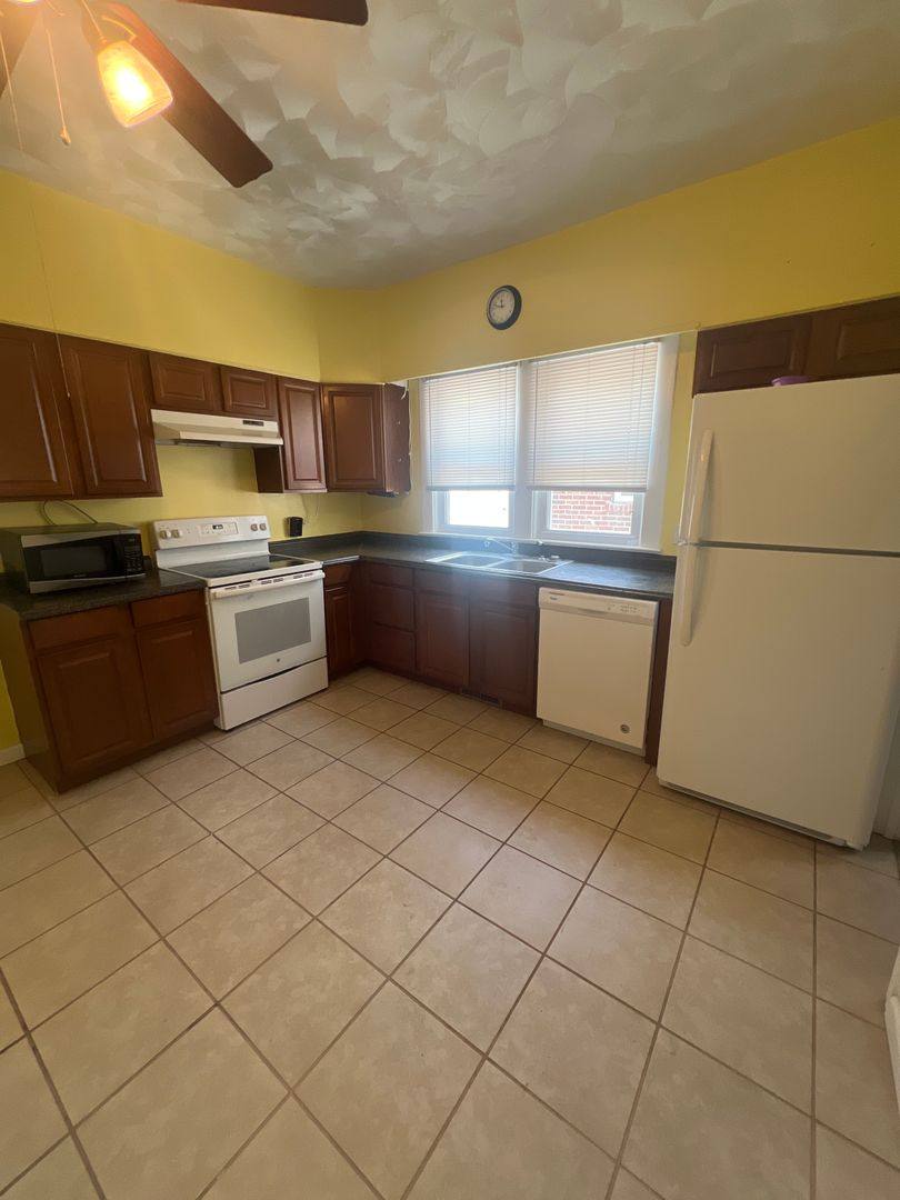 House for rent at 2429 S 9th, Springfield, IL 62703