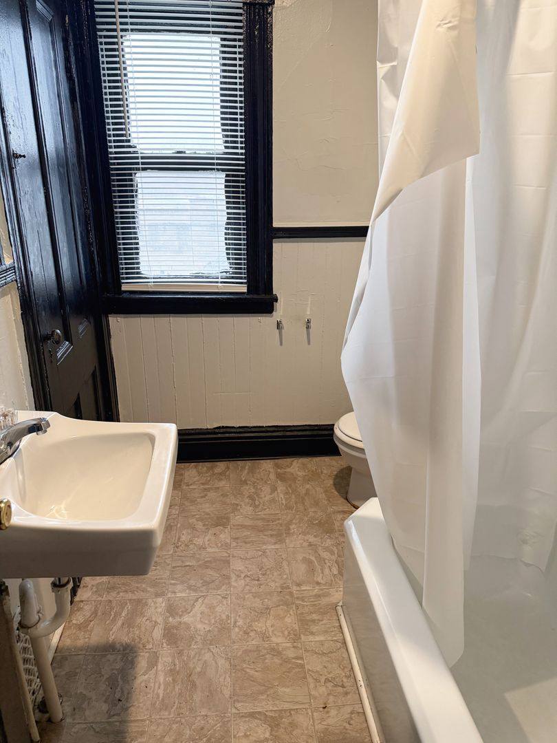 Apartment for rent at 6-7 Calihan Park, Rochester, NY 14606
