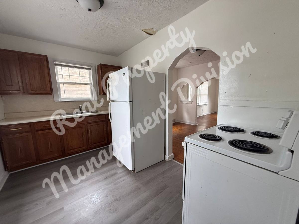 Apartment for rent at 2316 S 6th St #B, Springfield, IL 62703