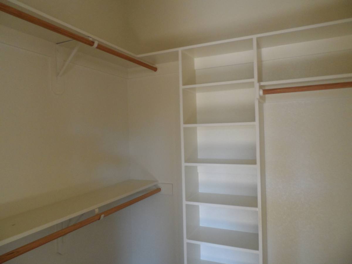 Apartment for rent at 1208 Country Club Rd, Cleburne, TX 76033