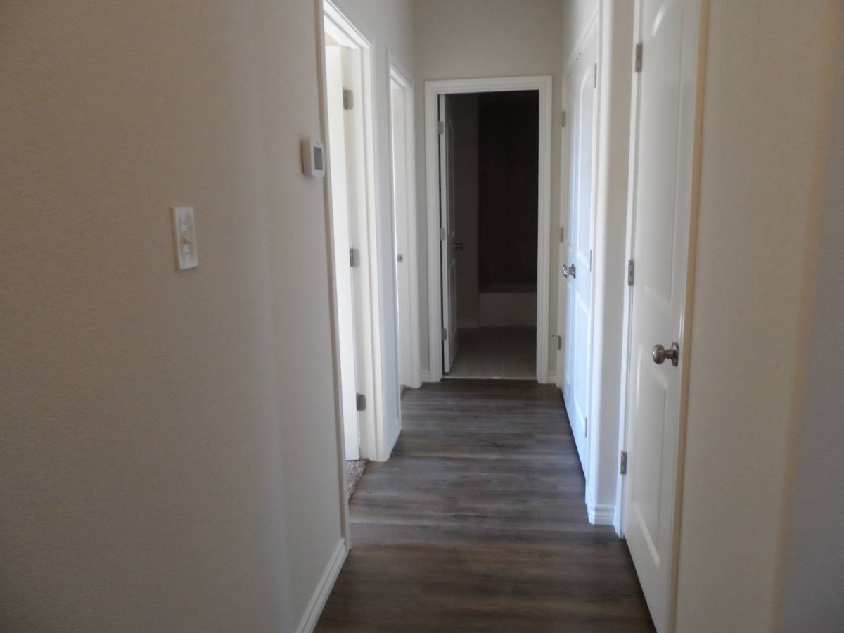 Apartment for rent at 1208 Country Club Rd, Cleburne, TX 76033