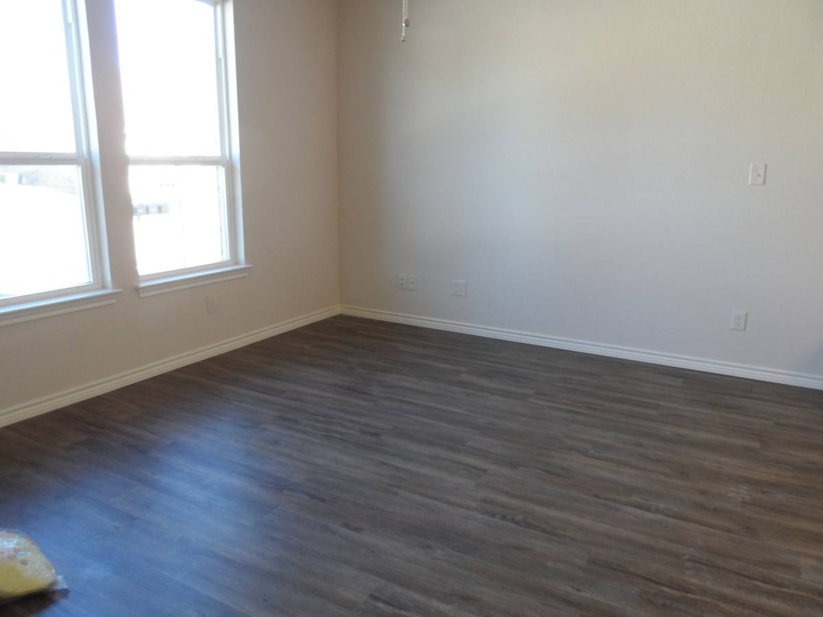 Apartment for rent at 1208 Country Club Rd, Cleburne, TX 76033
