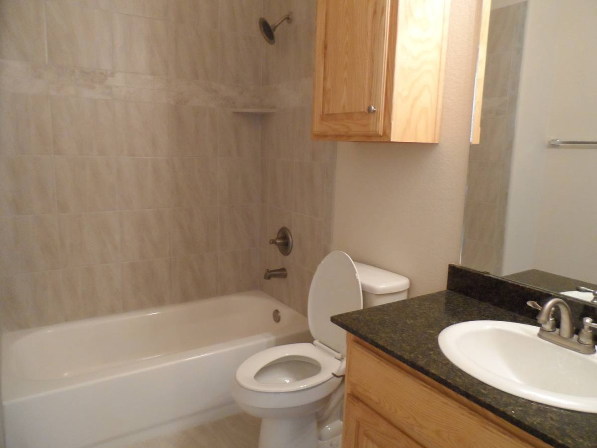 Apartment for rent at 1208 Country Club Rd, Cleburne, TX 76033