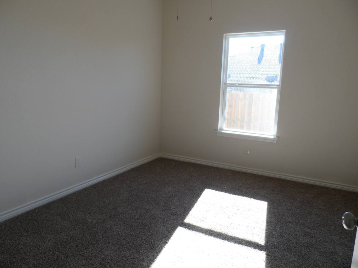 Apartment for rent at 1208 Country Club Rd, Cleburne, TX 76033