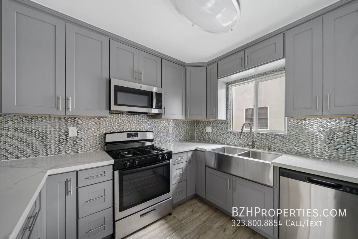 Apartment for rent at 5341 Vantage Ave #3A, Valley Village, CA 91607