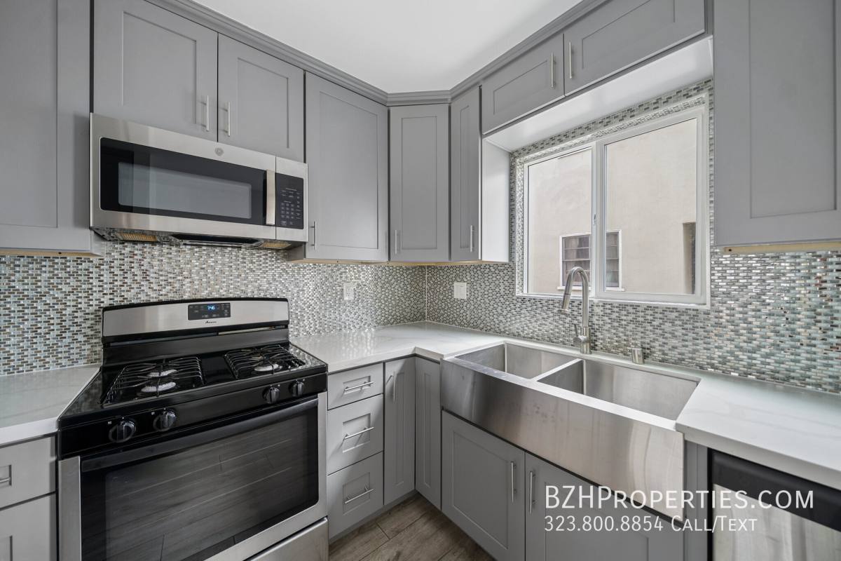 Apartment for rent at 5341 Vantage Ave #3A, Valley Village, CA 91607