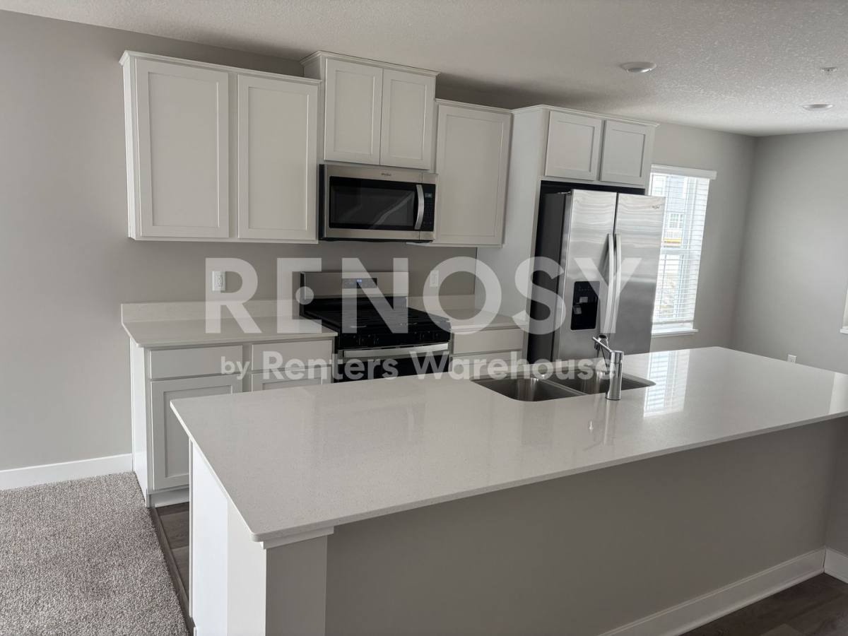 Townhouse for rent at 12572 Guadalcanal Circle NE #F, Minneapolis, MN 55449
