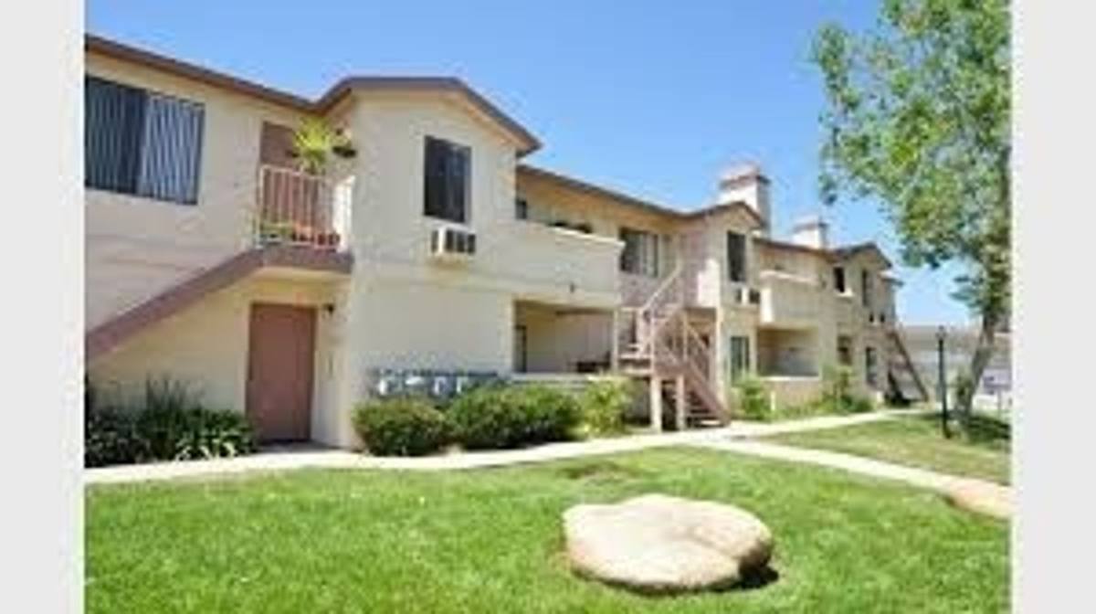 Apartment for rent at Fallbrook Hills, 744 W Fallbrook St, Fallbrook, CA 92028