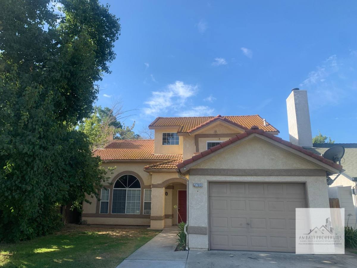 House for rent at 1703 E Eclipse Ave, Fresno, CA 93720