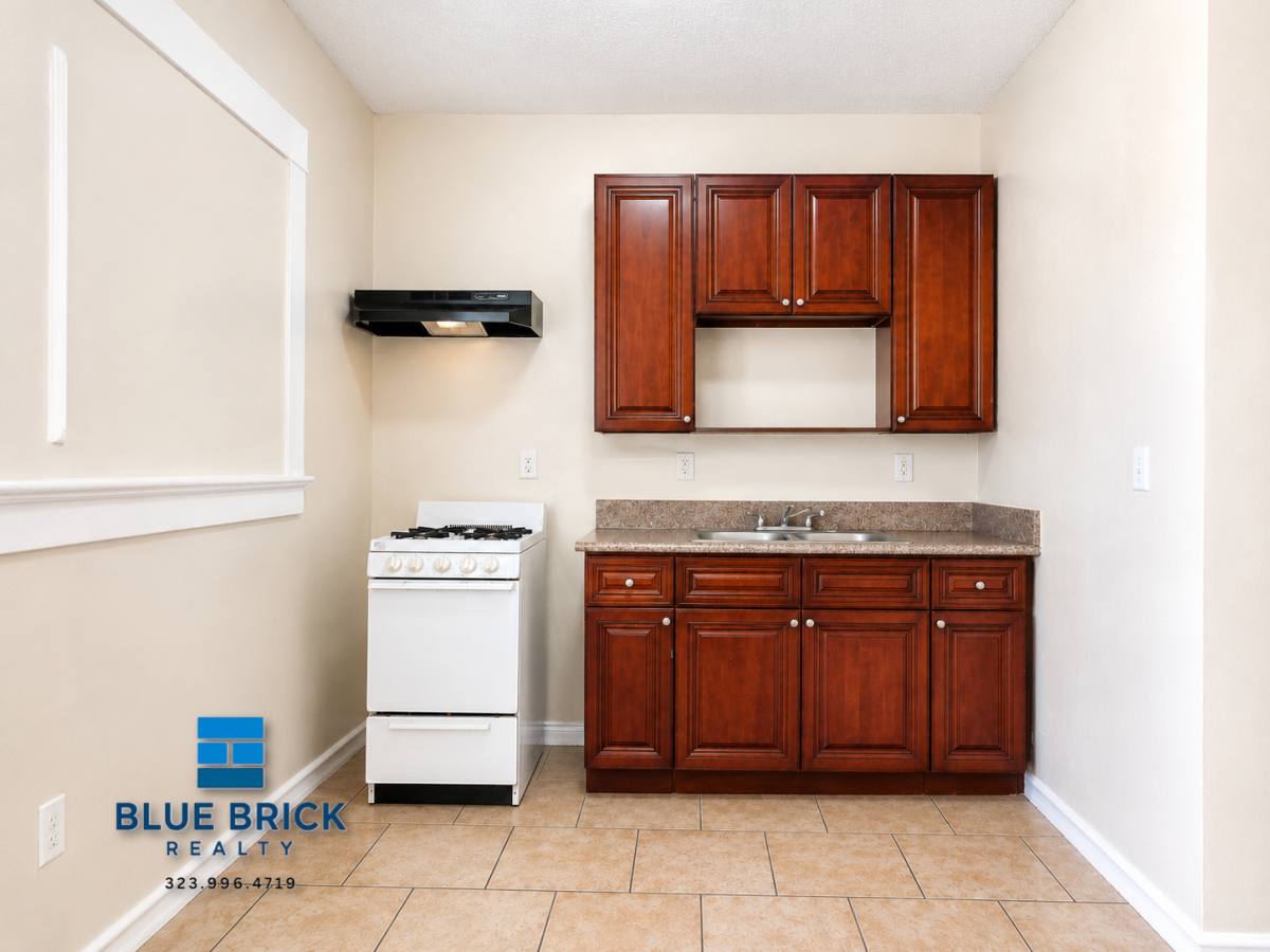 Apartment for rent at 2941 Whittier Blvd #305, Los Angeles, CA 90023