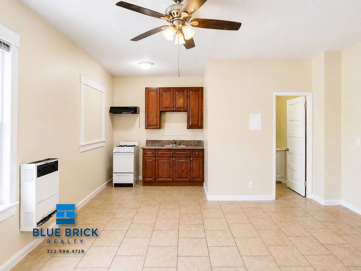 Apartment for rent at 2941 Whittier Blvd #305, Los Angeles, CA 90023