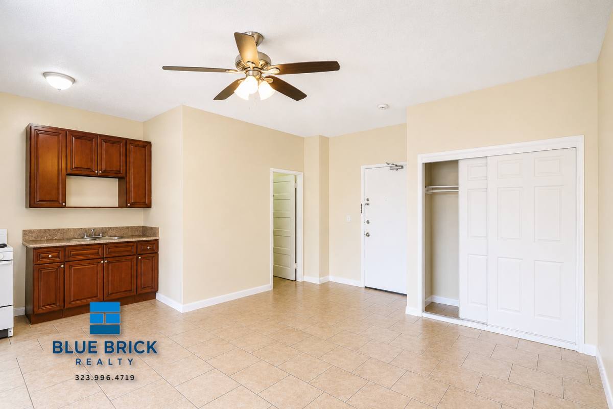Apartment for rent at 2941 Whittier Blvd #305, Los Angeles, CA 90023
