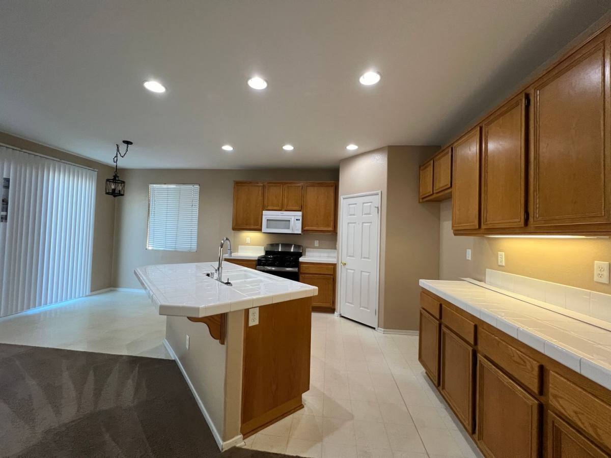 House for rent at 38434 Coralino Dr, Murrieta, CA 92563