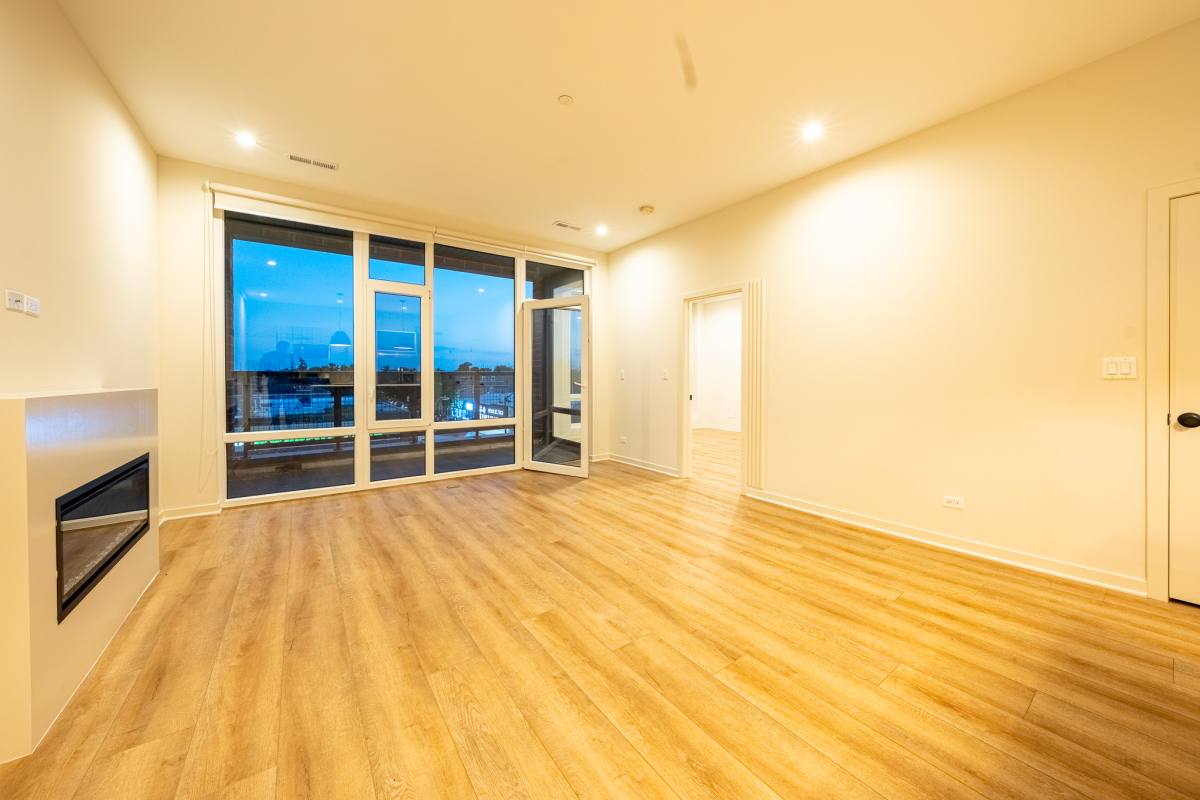 Apartment for rent at 3207 N Narragansett Ave, Chicago, IL 60634